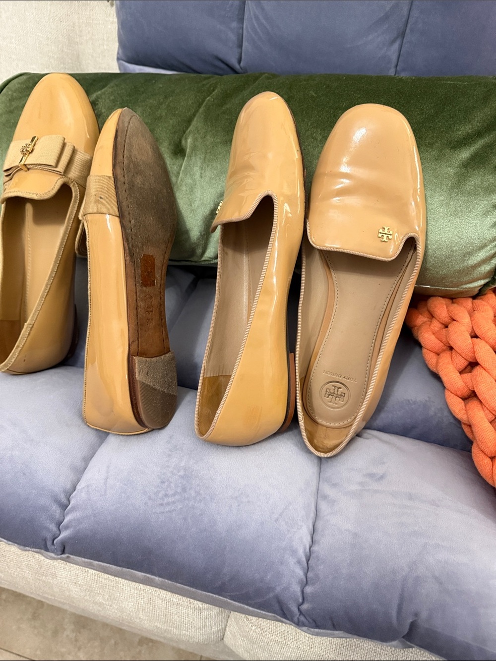 Tory Burch Women's Tan Leather Loafers size 9 had knee surgery both pairs - Picture 2 of 2